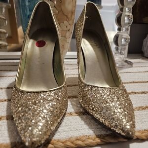 Ivanka Trump Gold sequin pumps, size 7.5